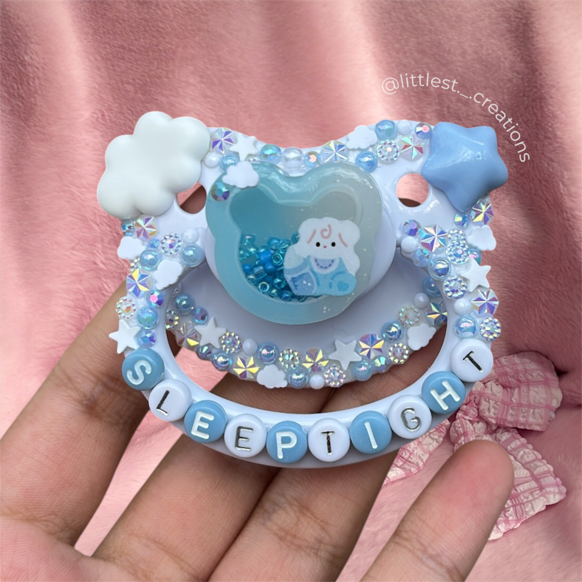 Sleep tight dry shaker paci