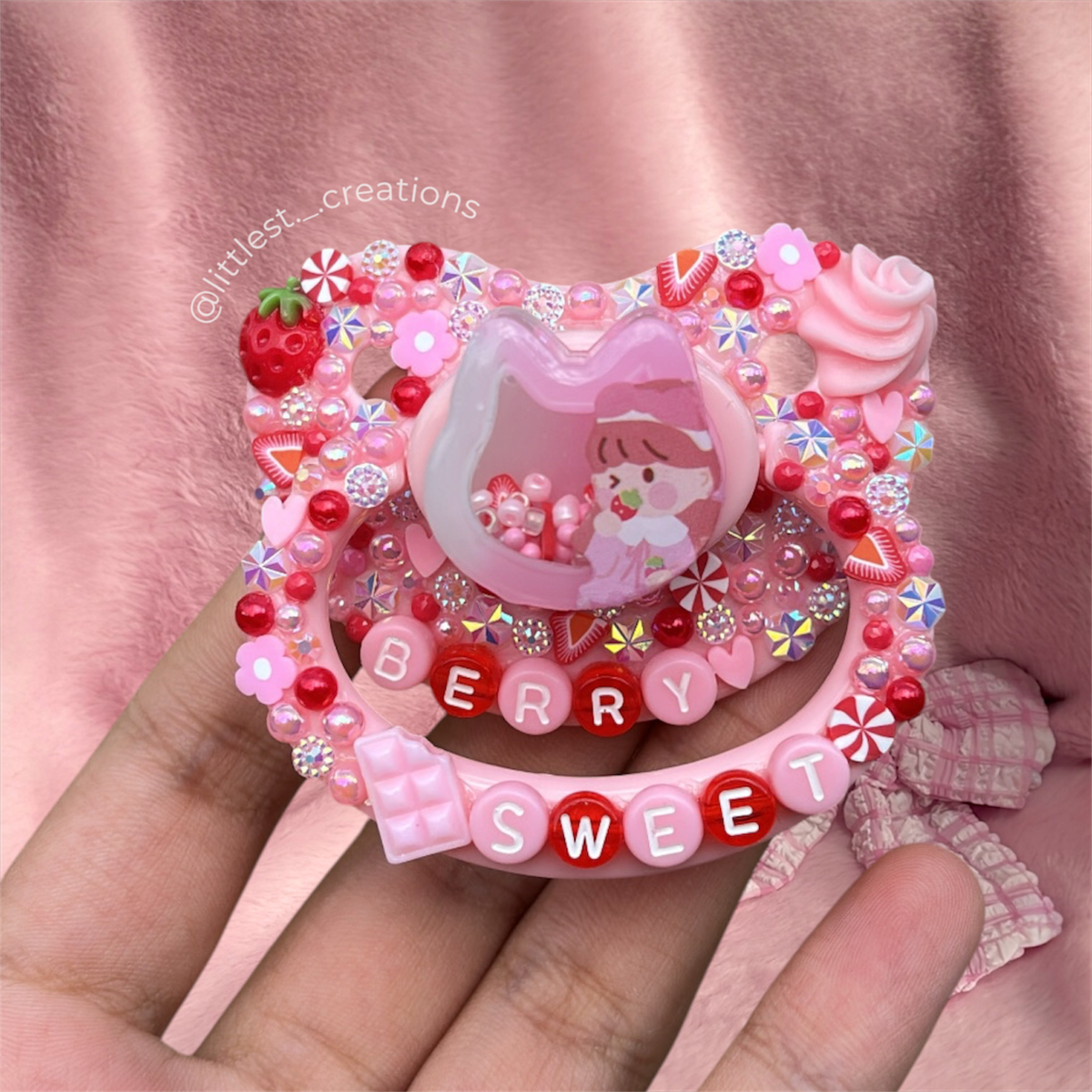 Berry sweet dry shaker paci