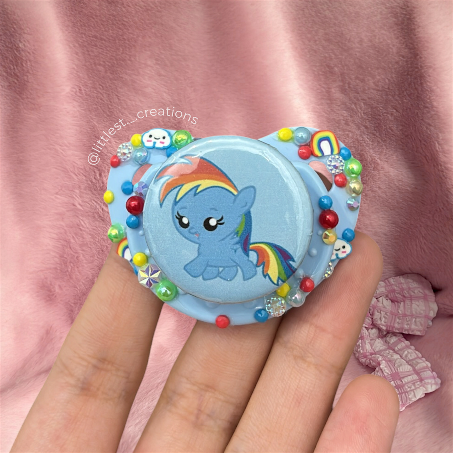 Rainbow dash small shield paci