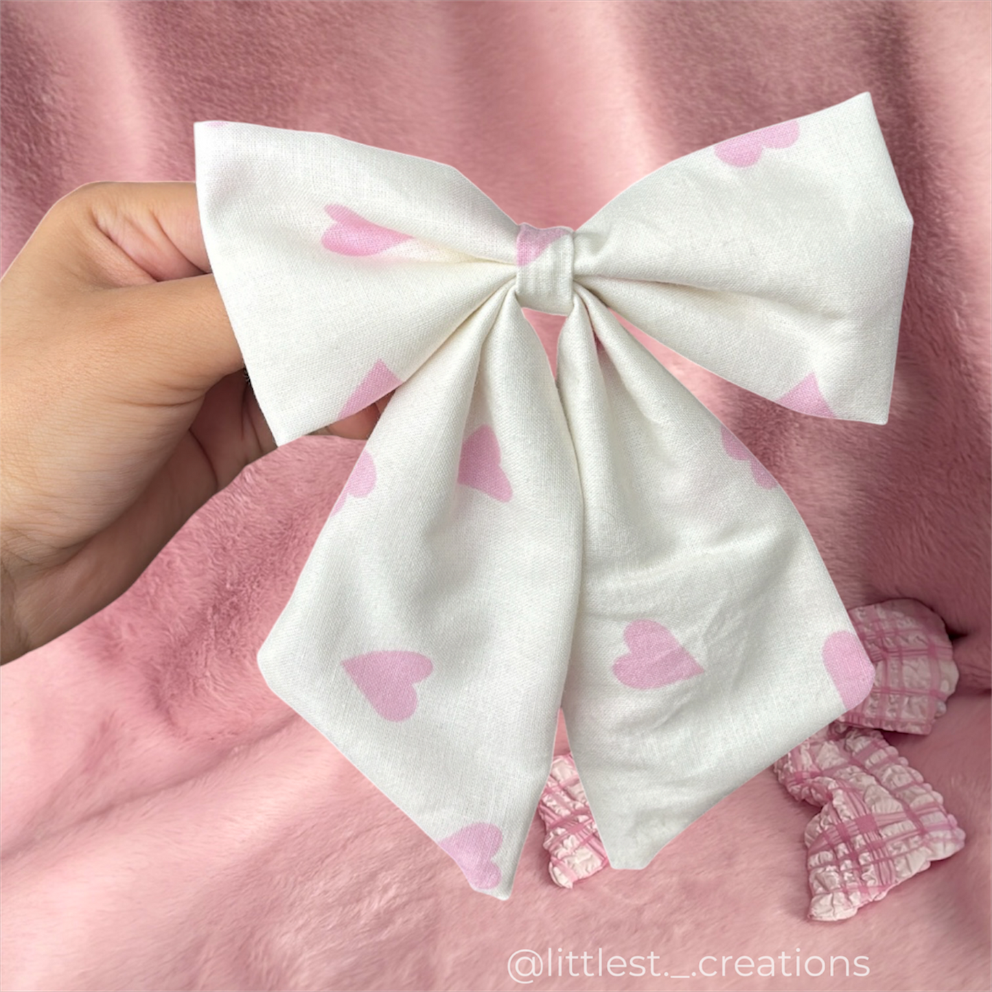 Pink hearts hair bow