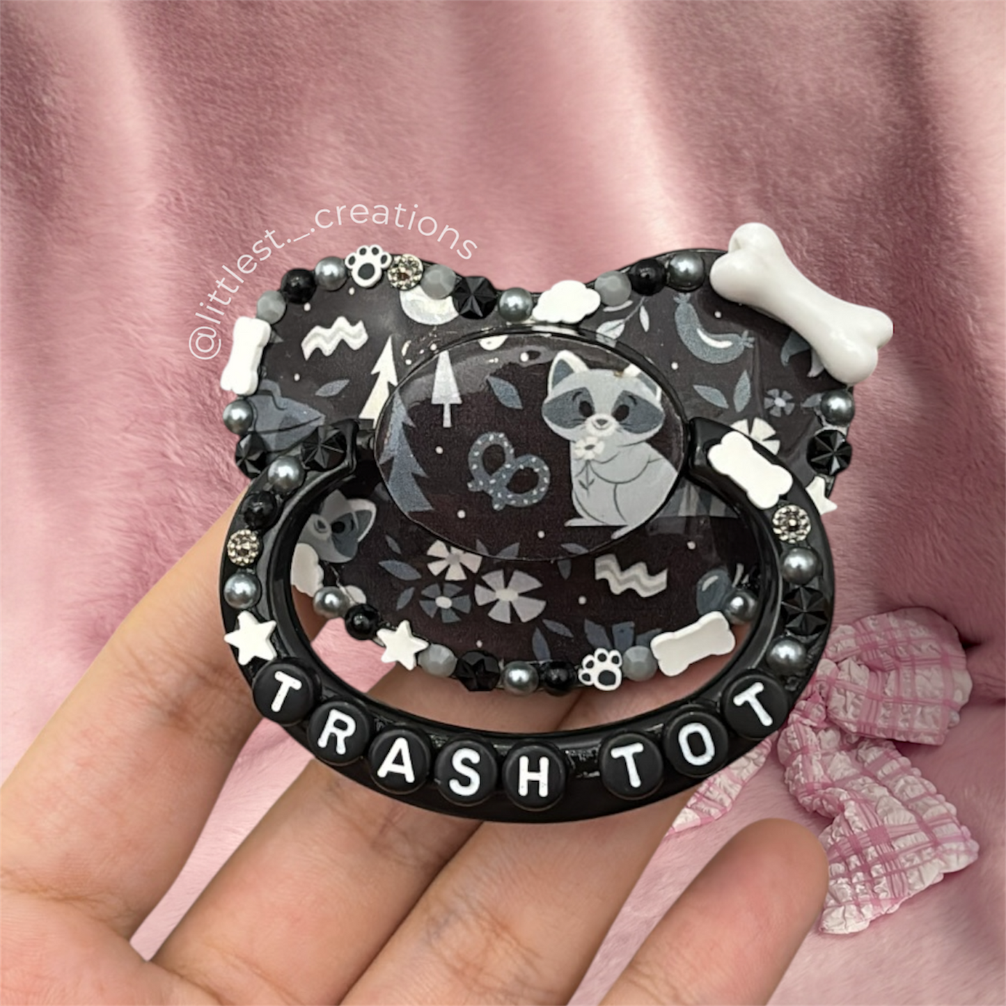 Trash tot image paci