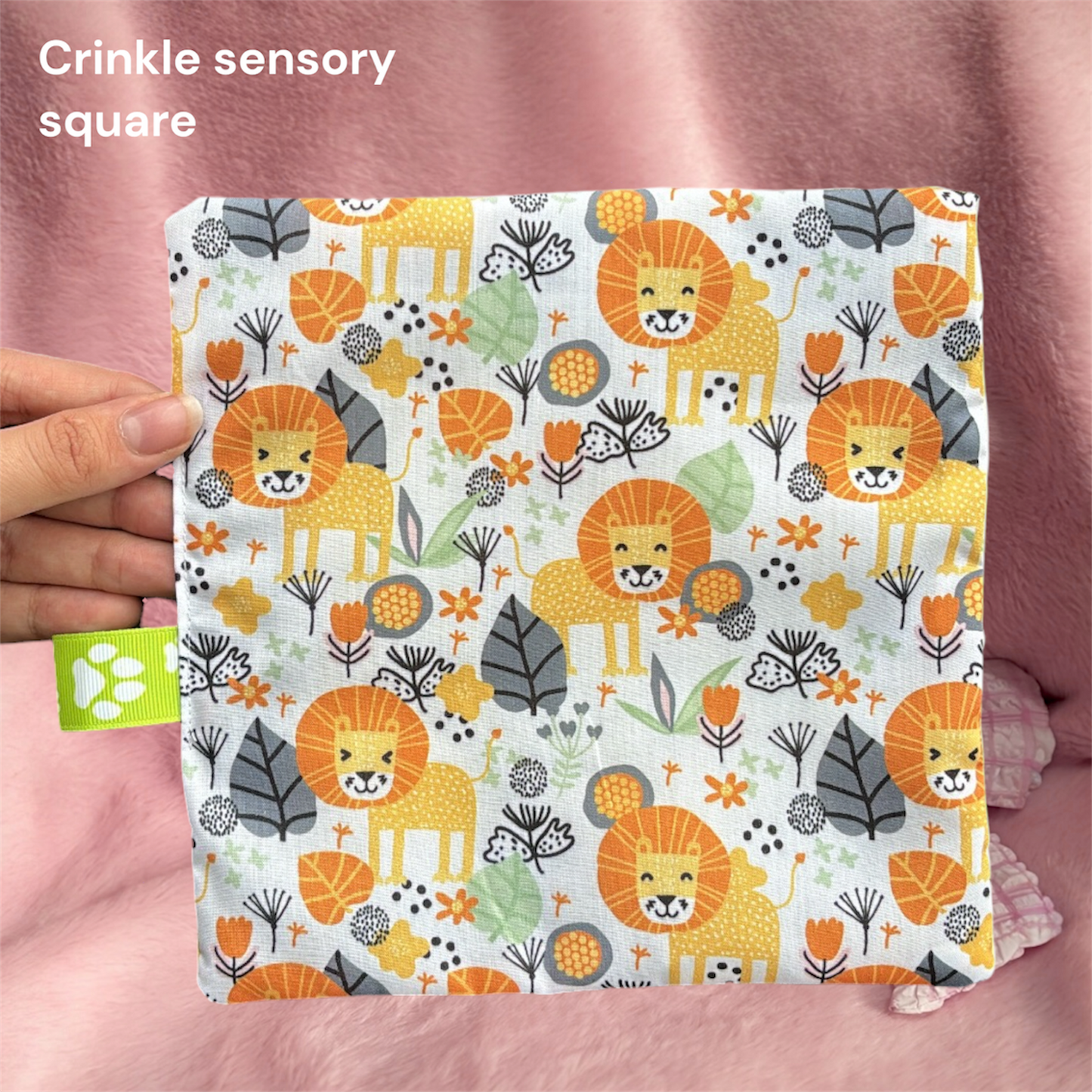 Lion crinkle sensory square
