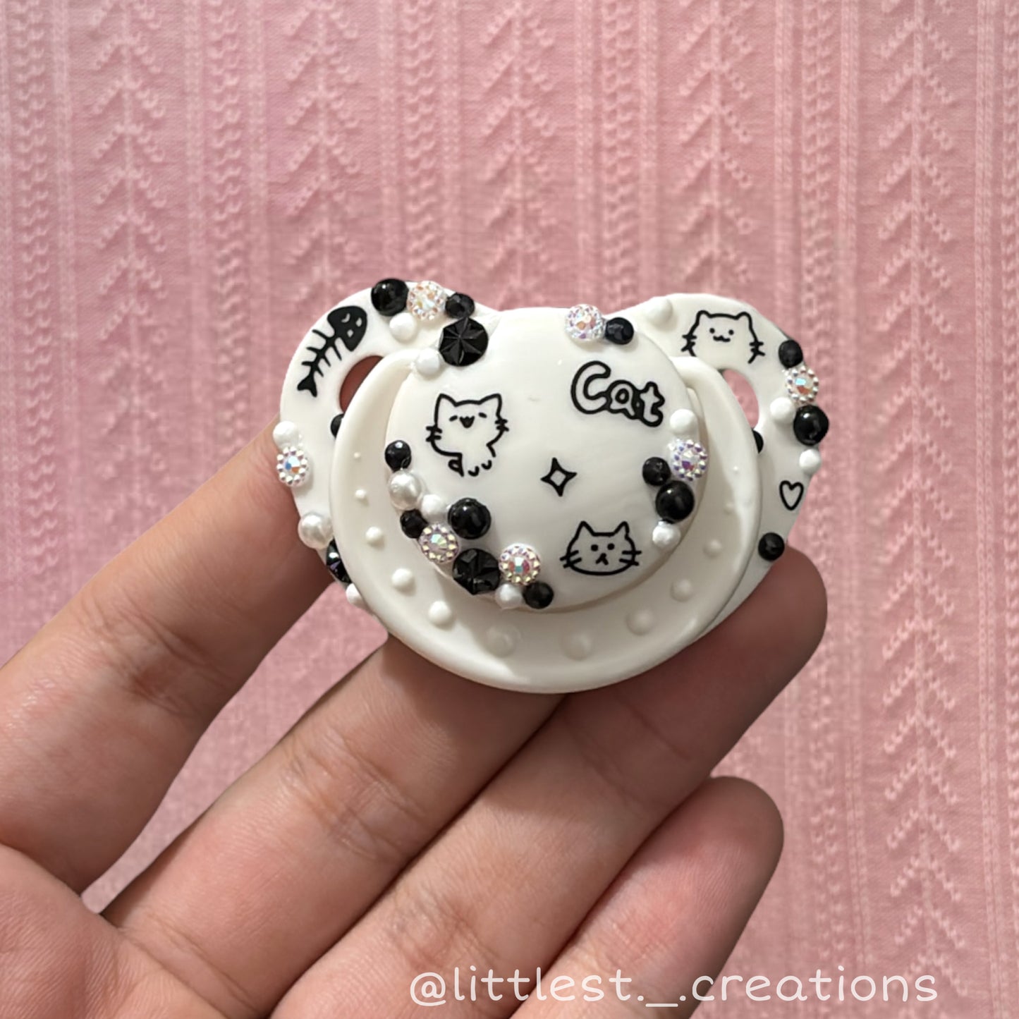 Cat small shield sticker paci