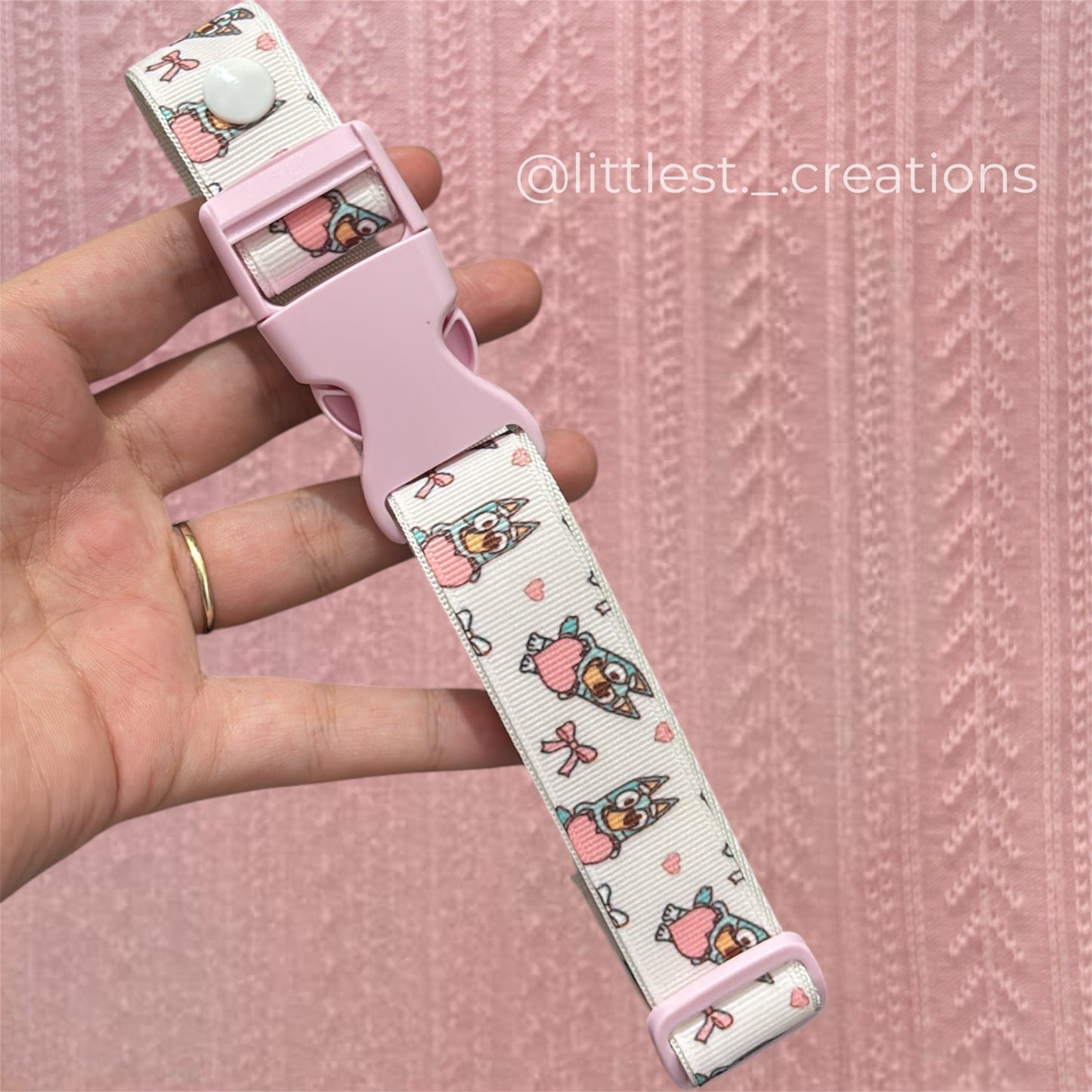 Pink bluey petre collar