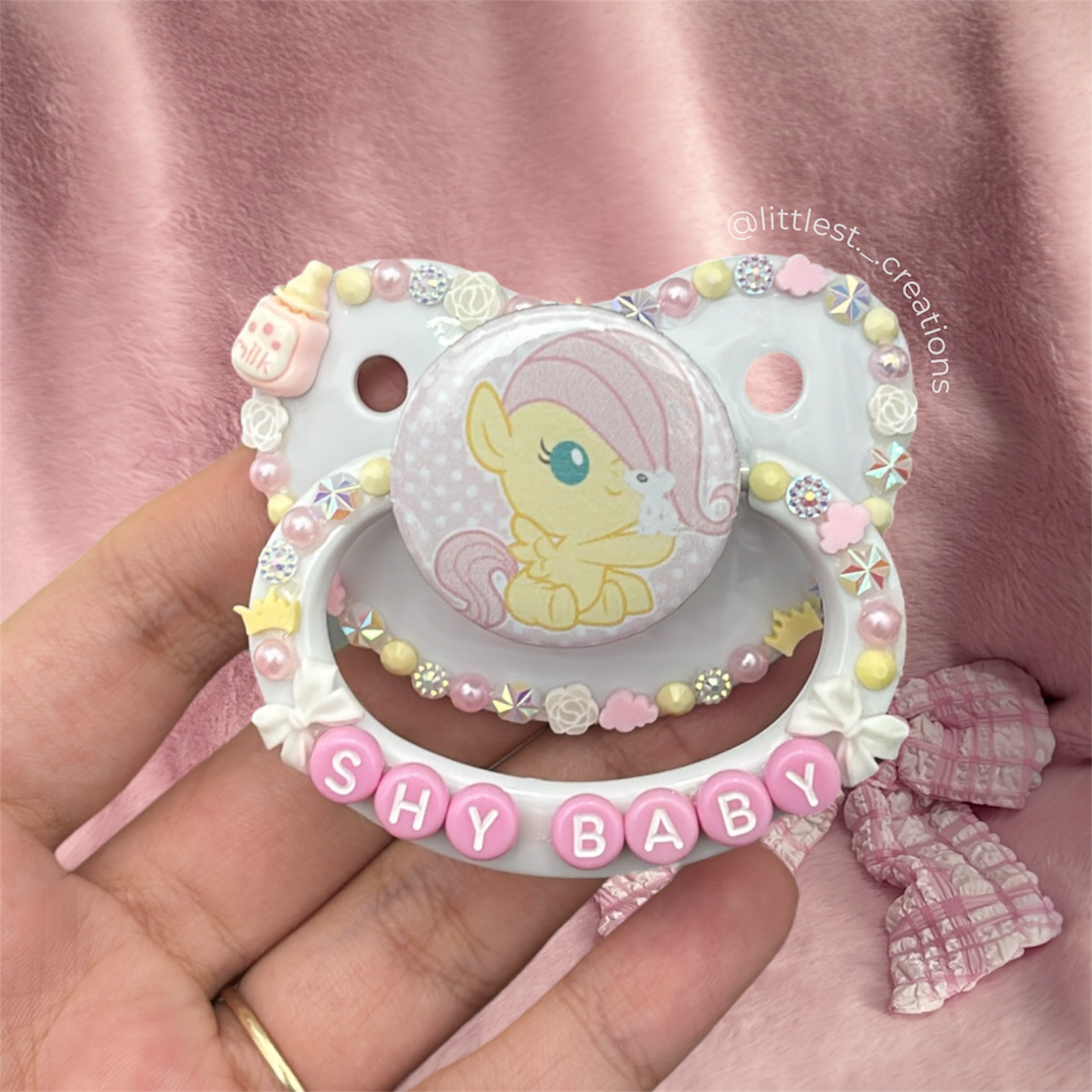 Shy baby Deco Paci