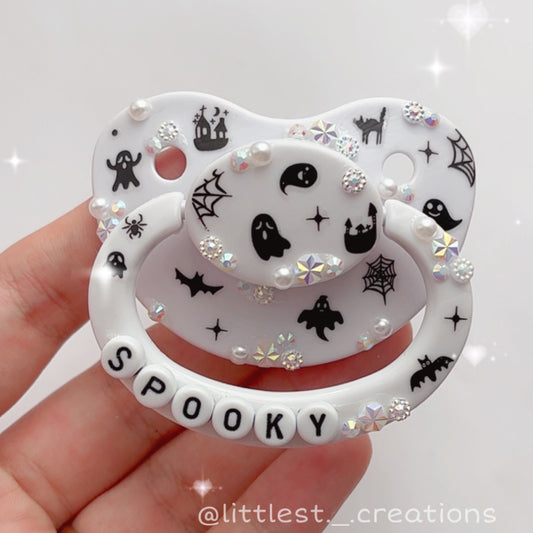 Spooky sticker Paci