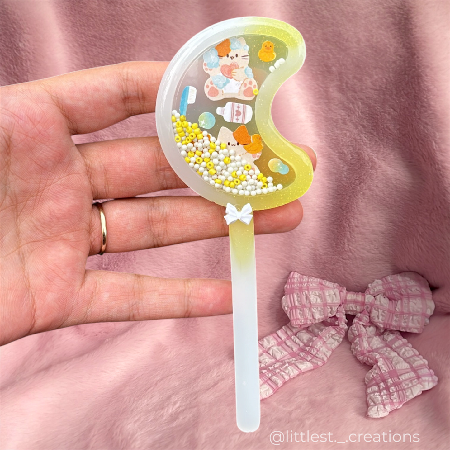 Bath time kitty dry shaker wand