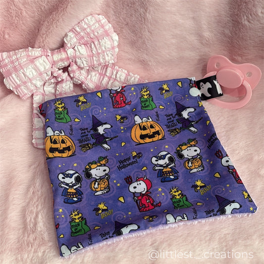 Snoopy pacifier blankie clip