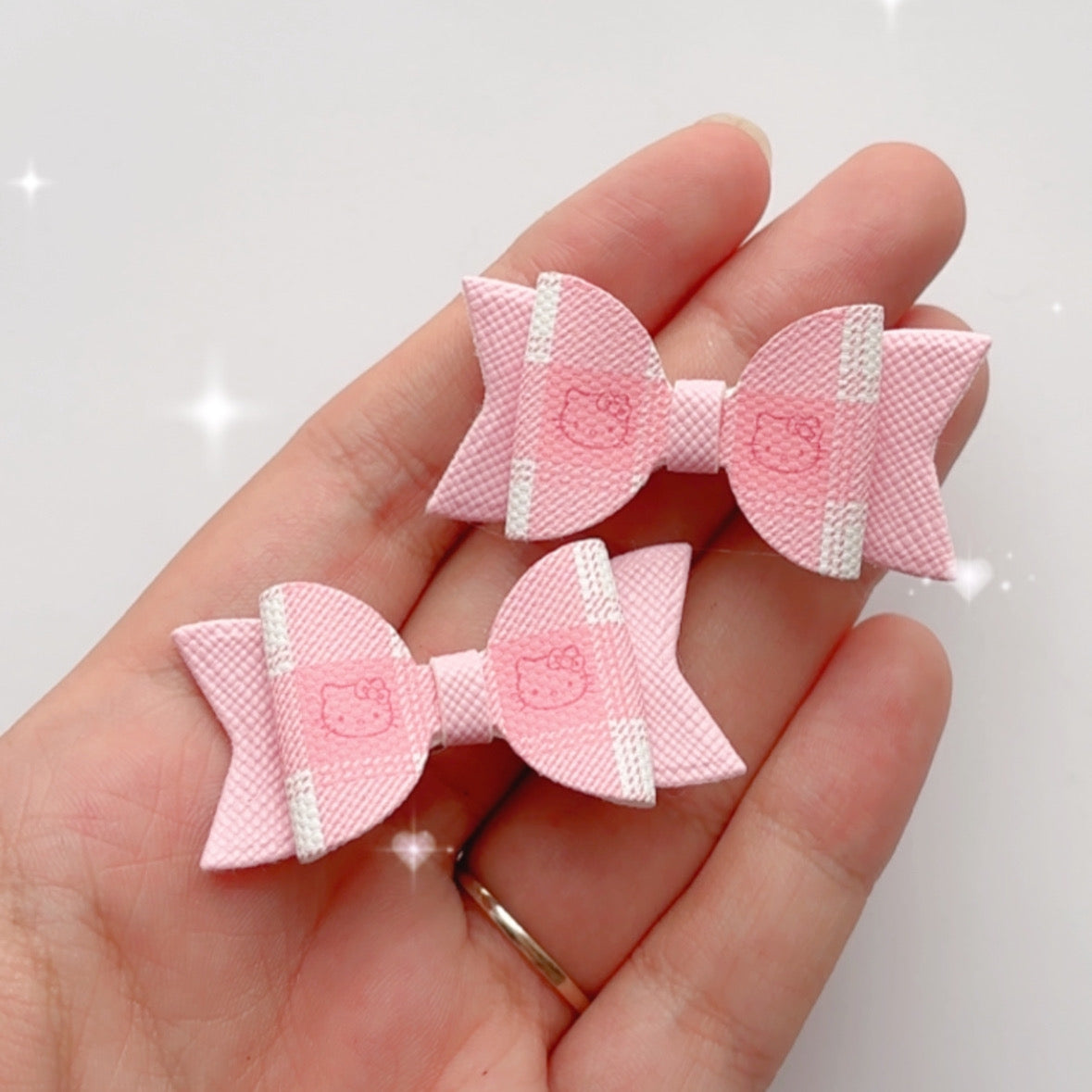 Hello kitty mini bow set