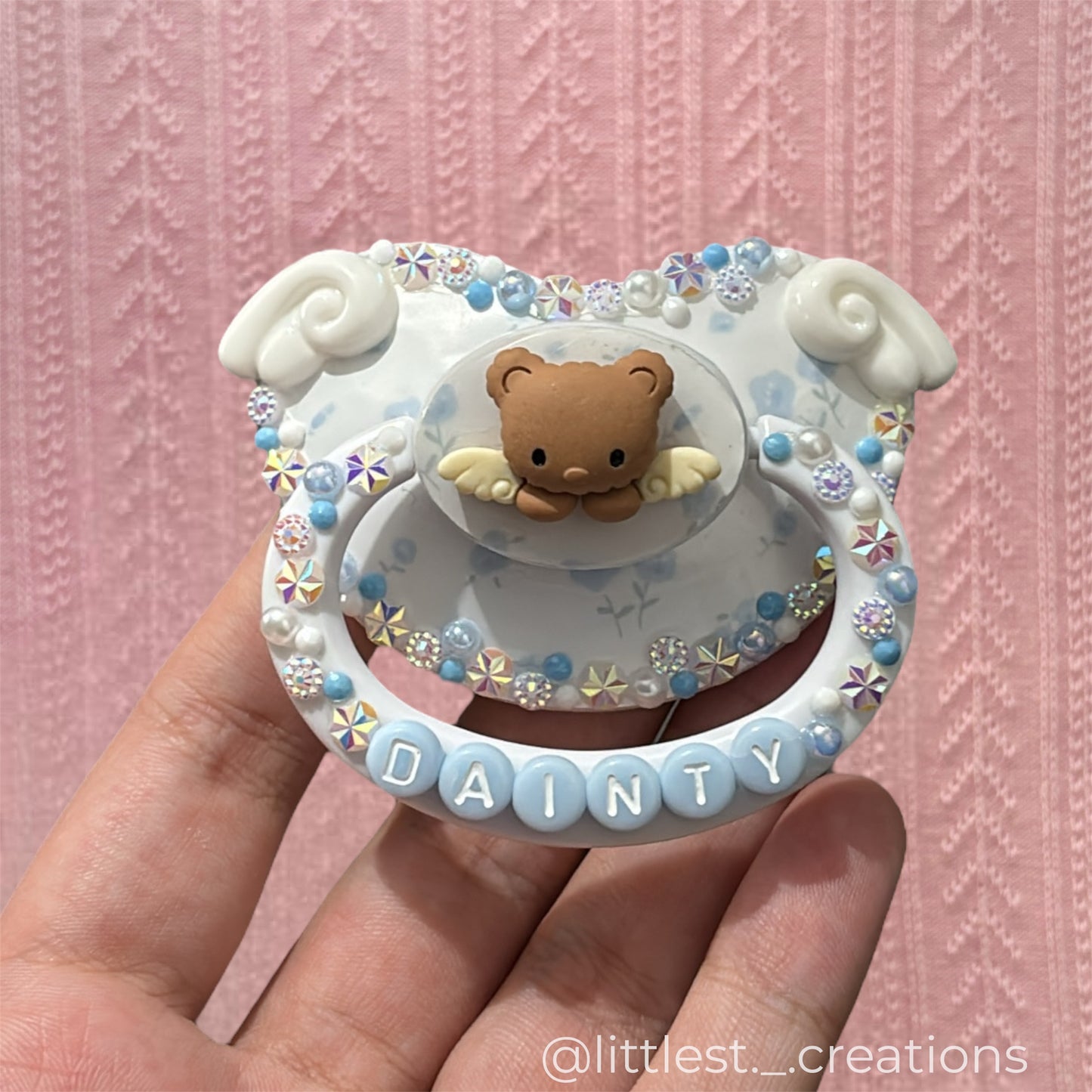 Dainty image paci
