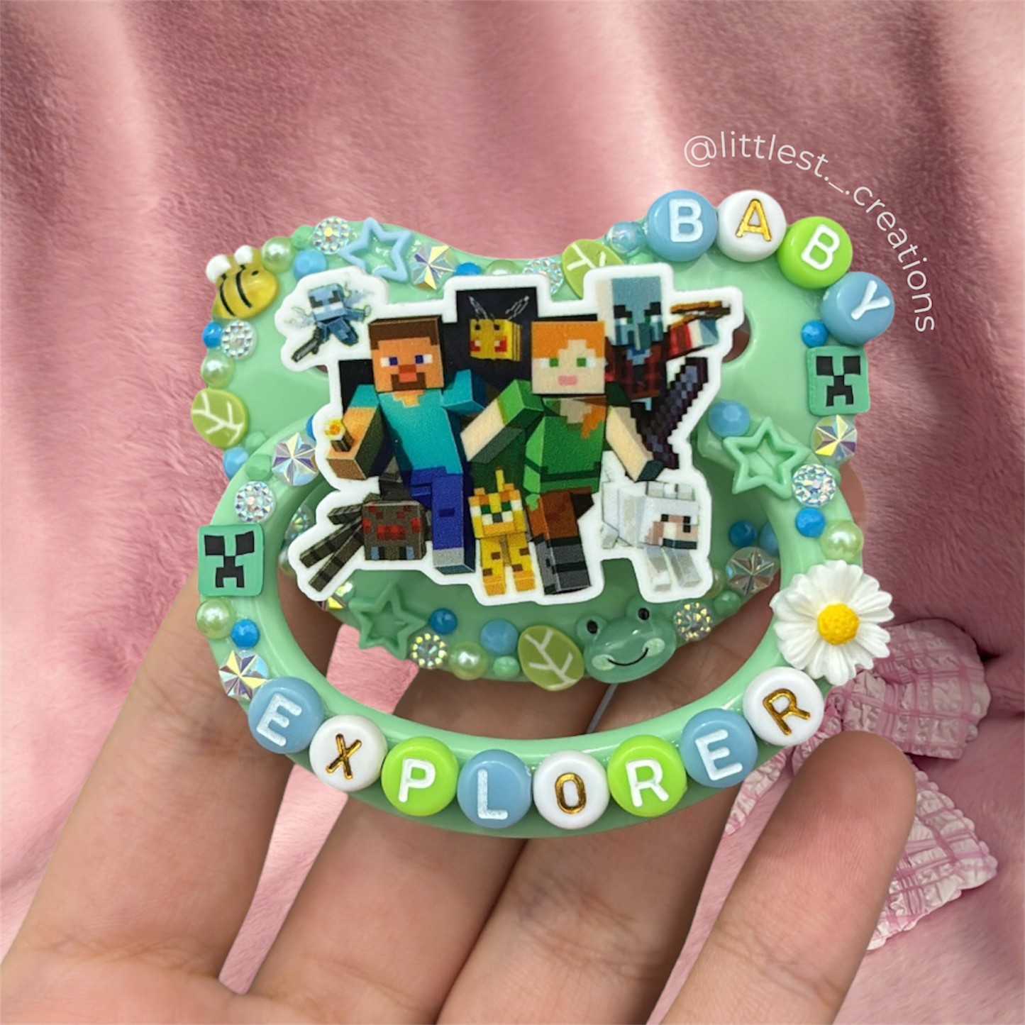 Baby explorer paci