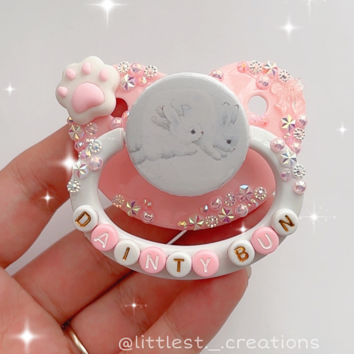 Dainty Bun Deco Paci