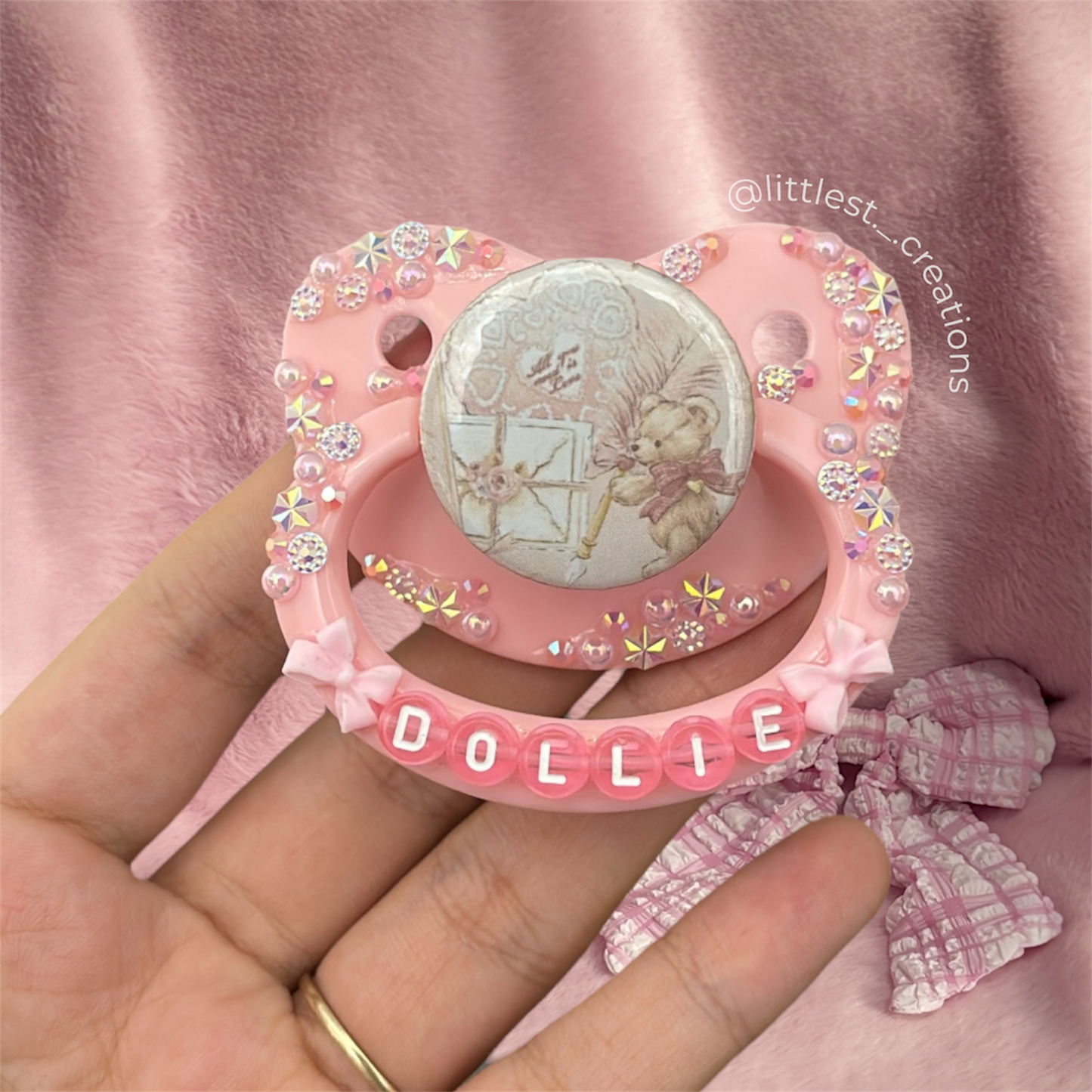 Dollie Deco Paci